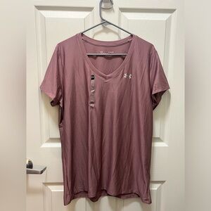 NWT Under armor short sleeve v-neck. XL. Light purple/mauve